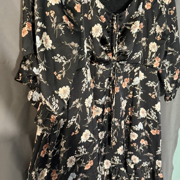 Arula Black Floral Satin Dress | Size A (Plus) - Picture 2 of 4